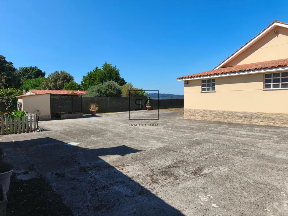 Chalet con piscina en ares