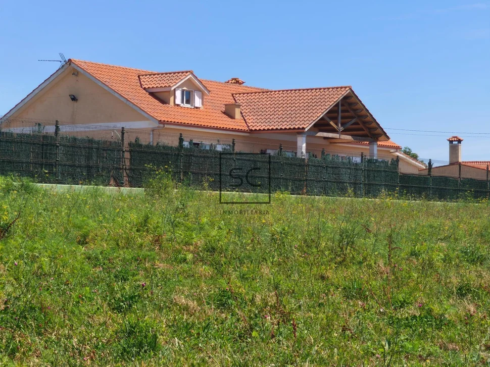 Chalet con piscina en ares