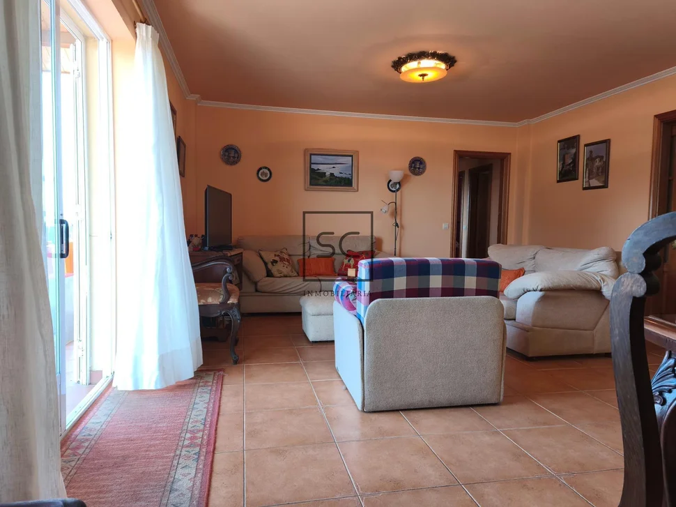 Chalet con piscina en ares