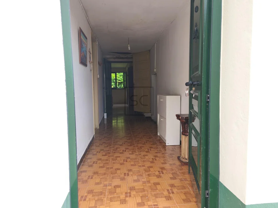 Casa de piedra con hórreo y finca en san sandurniño