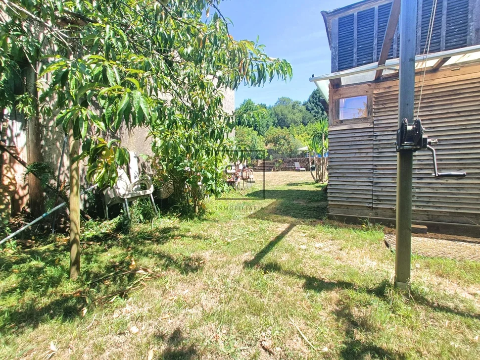 Casa de piedra para restaurar con finca edificable en sedes, narón