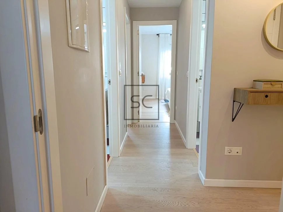 Apartamento con terraza y garaje, cercano a la playa