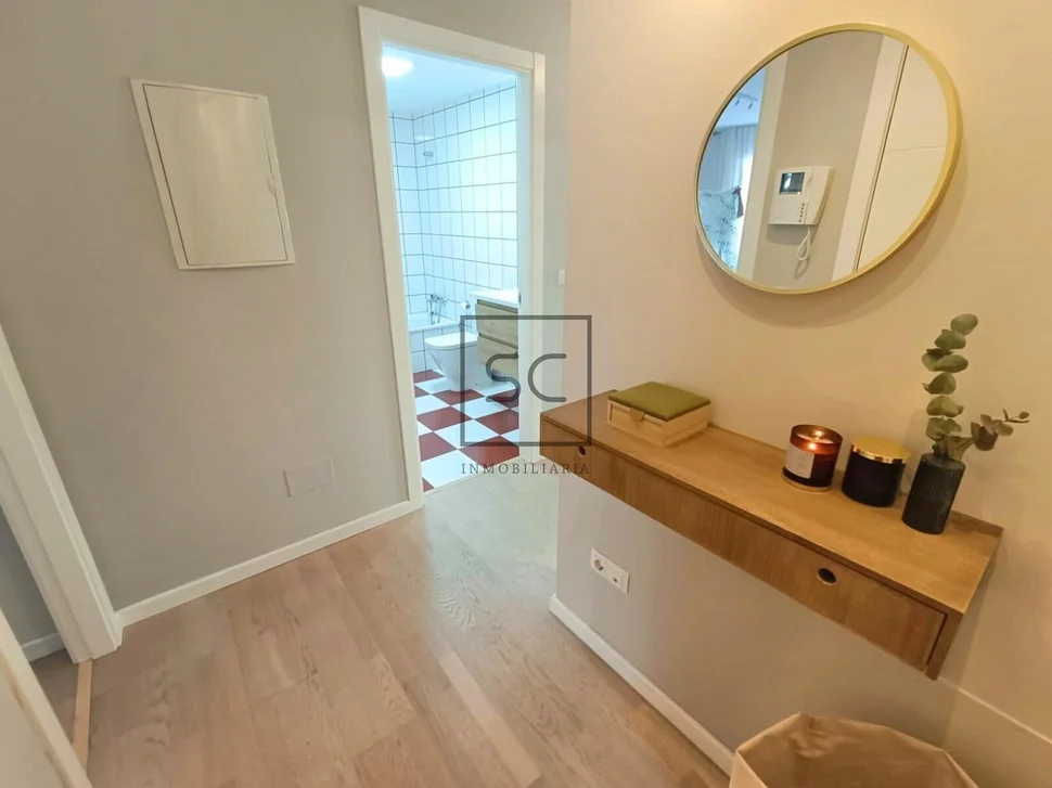 Apartamento con terraza y garaje, cercano a la playa