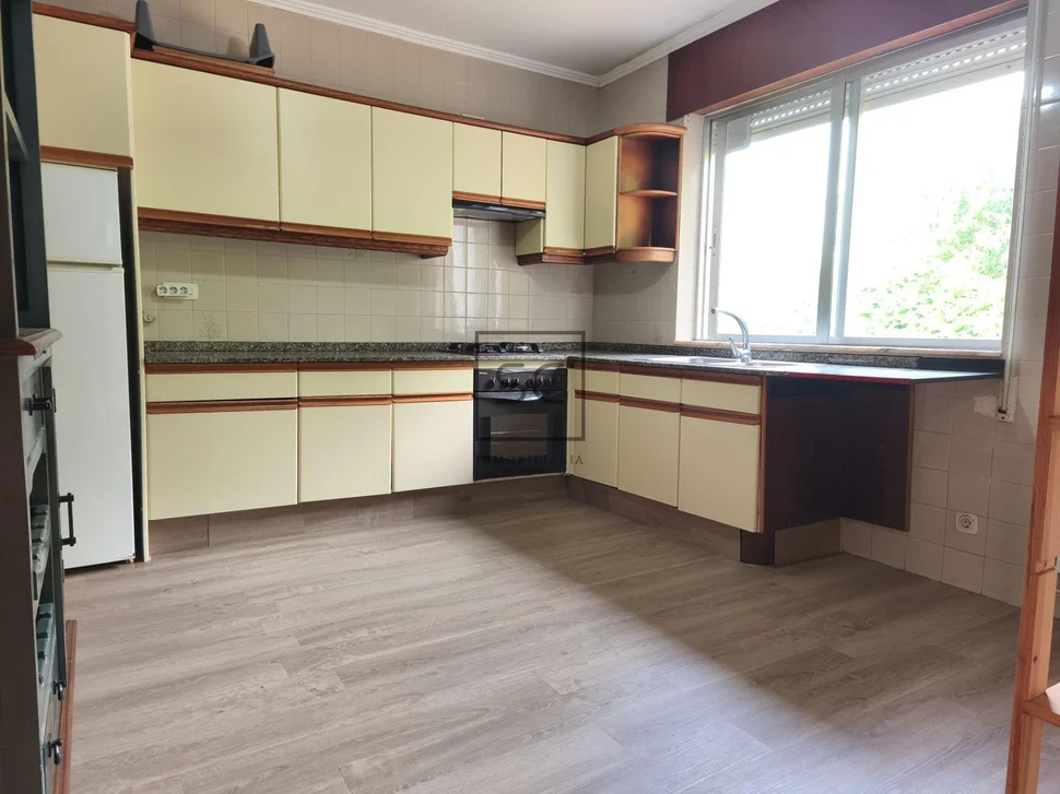 Casa con finca en anca, neda