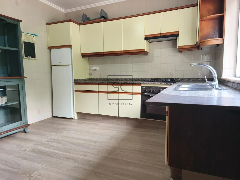 Casa con finca en anca, neda