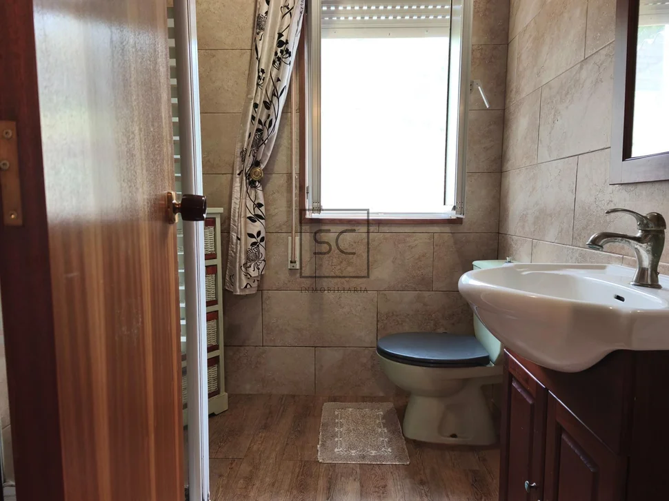 Casa con finca en anca, neda