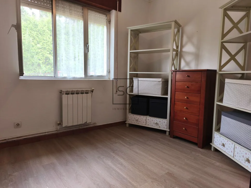 Casa con finca en anca, neda