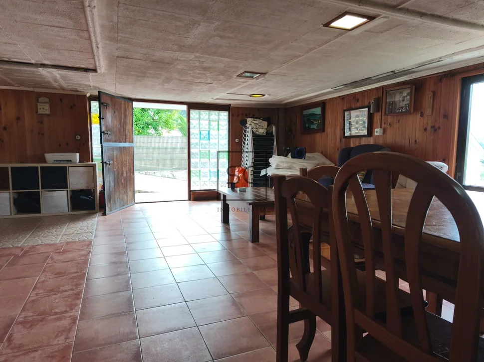 Casa con finca en anca, neda