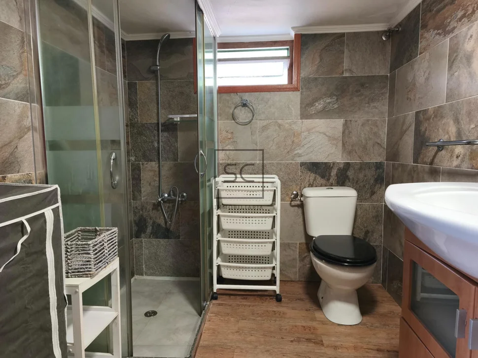 Casa con finca en anca, neda