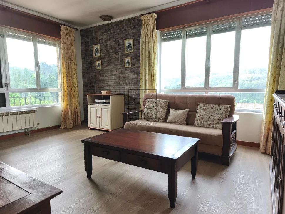 Casa con finca en anca, neda