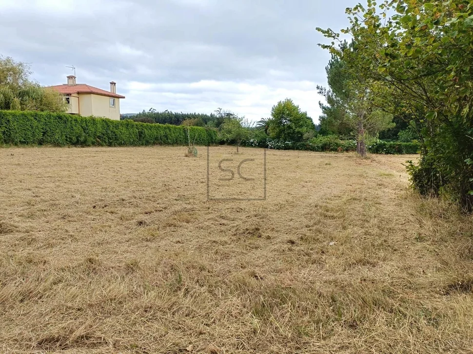 Casa con amplia parcela en sequeiro, valdoviño