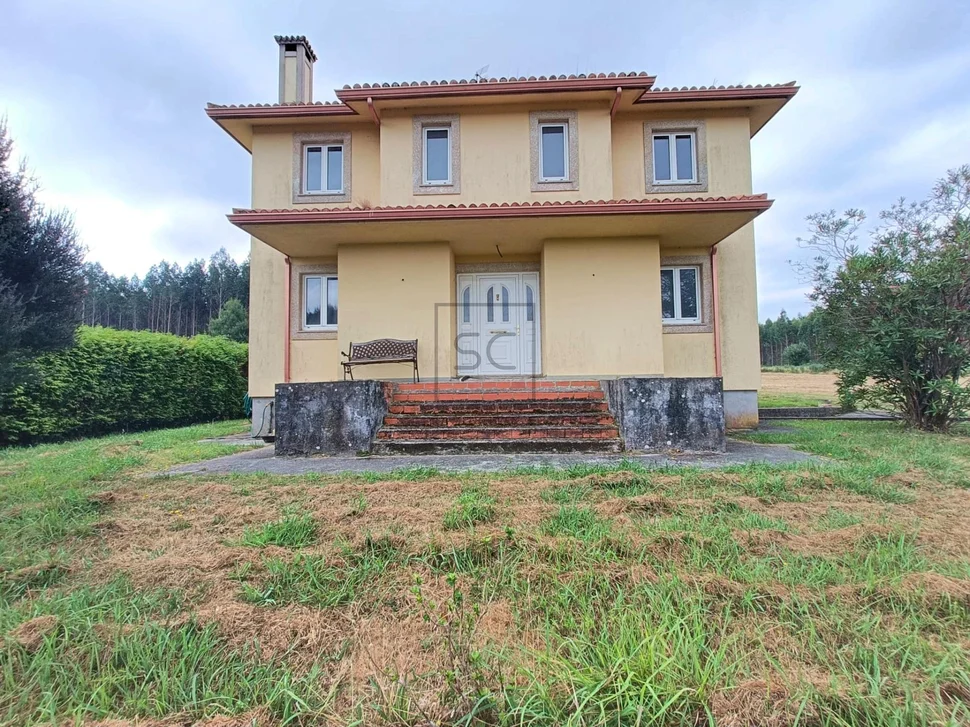 Casa con amplia parcela en Sequeiro, Valdoviño