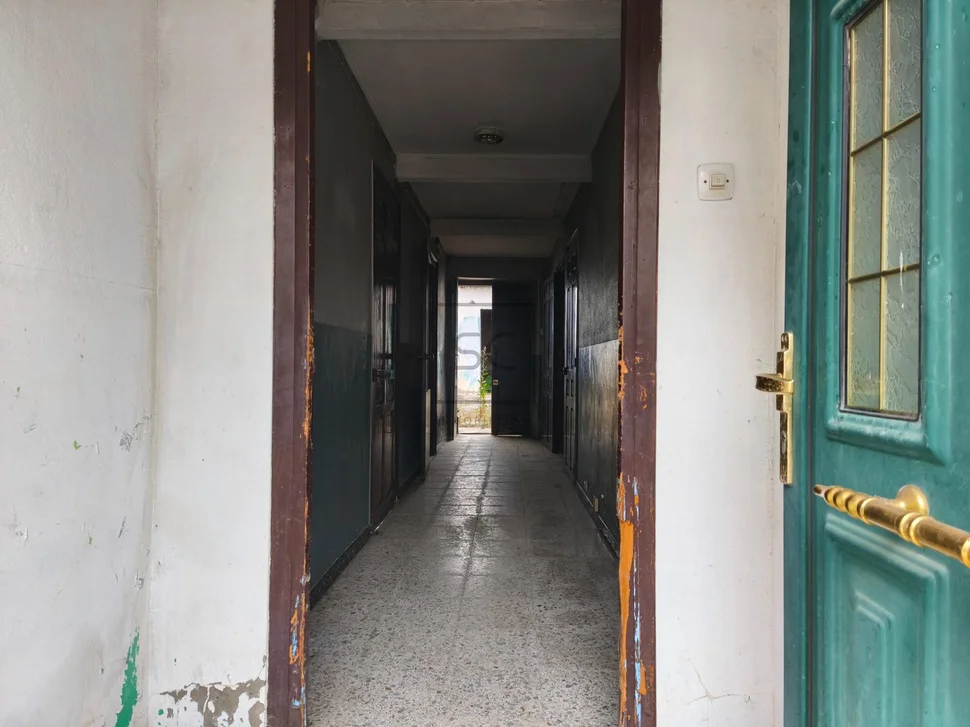 Casa adosada con bodega y finca en piñeiros, narón