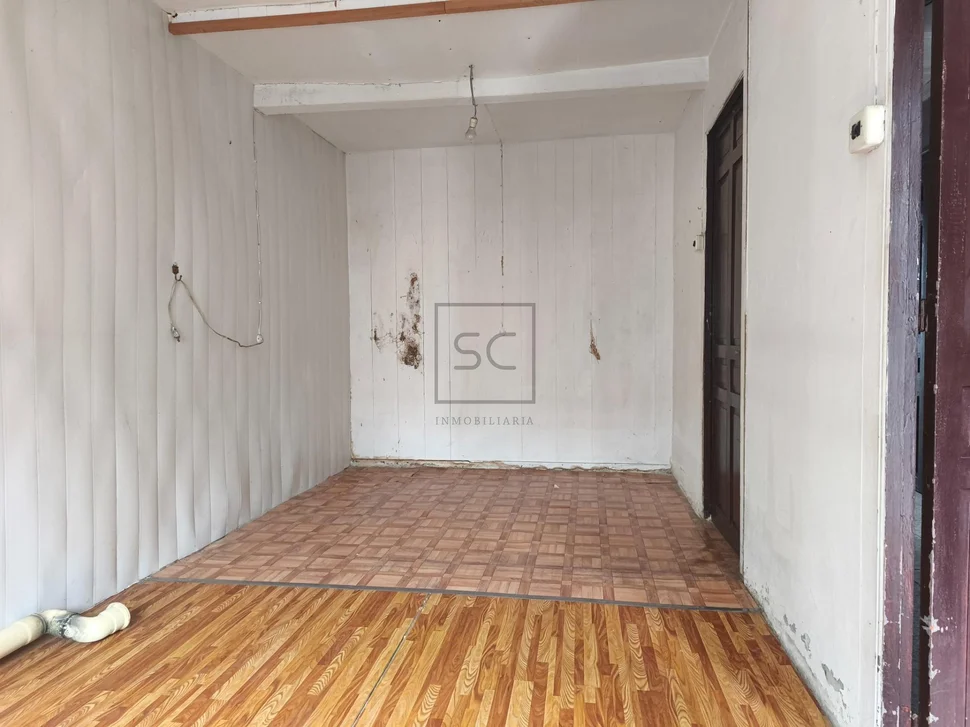 Casa adosada con bodega y finca en piñeiros, narón