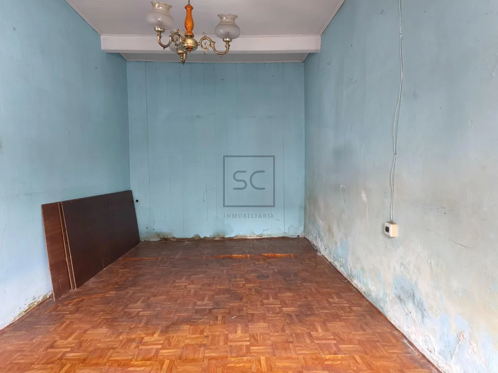 Casa adosada con bodega y finca en piñeiros, narón