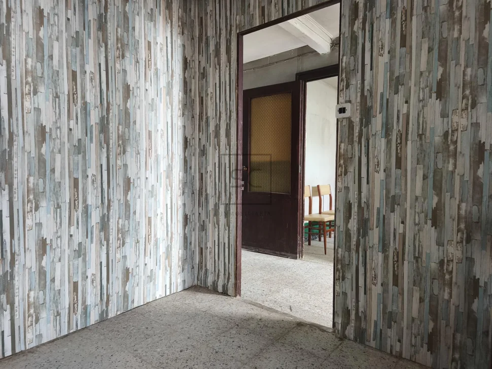 Casa adosada con bodega y finca en piñeiros, narón