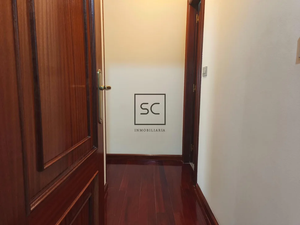 Piso con ascensor y plaza de garaje en porta nova-ferrol