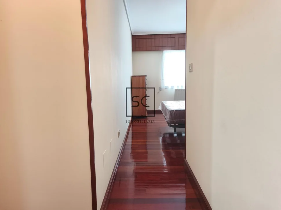 Piso con ascensor y plaza de garaje en porta nova-ferrol