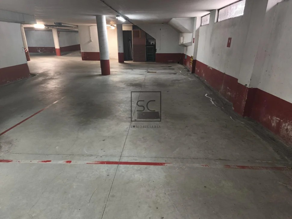 Piso con ascensor y plaza de garaje en porta nova-ferrol
