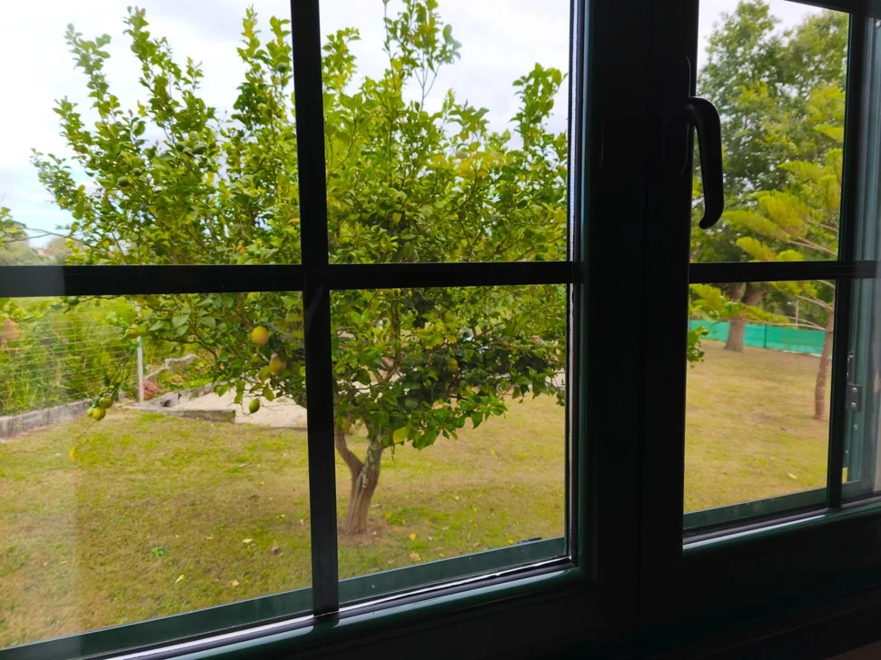 Chalet con piscina en el raso, ares