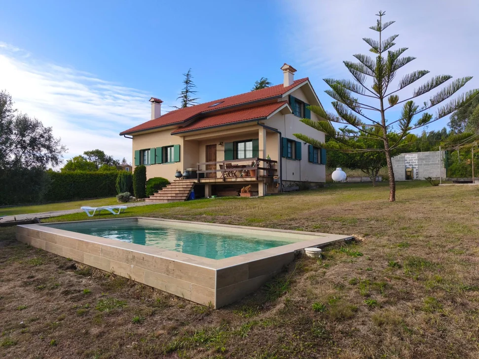 Chalet con Piscina en el Raso, Ares – foto 1