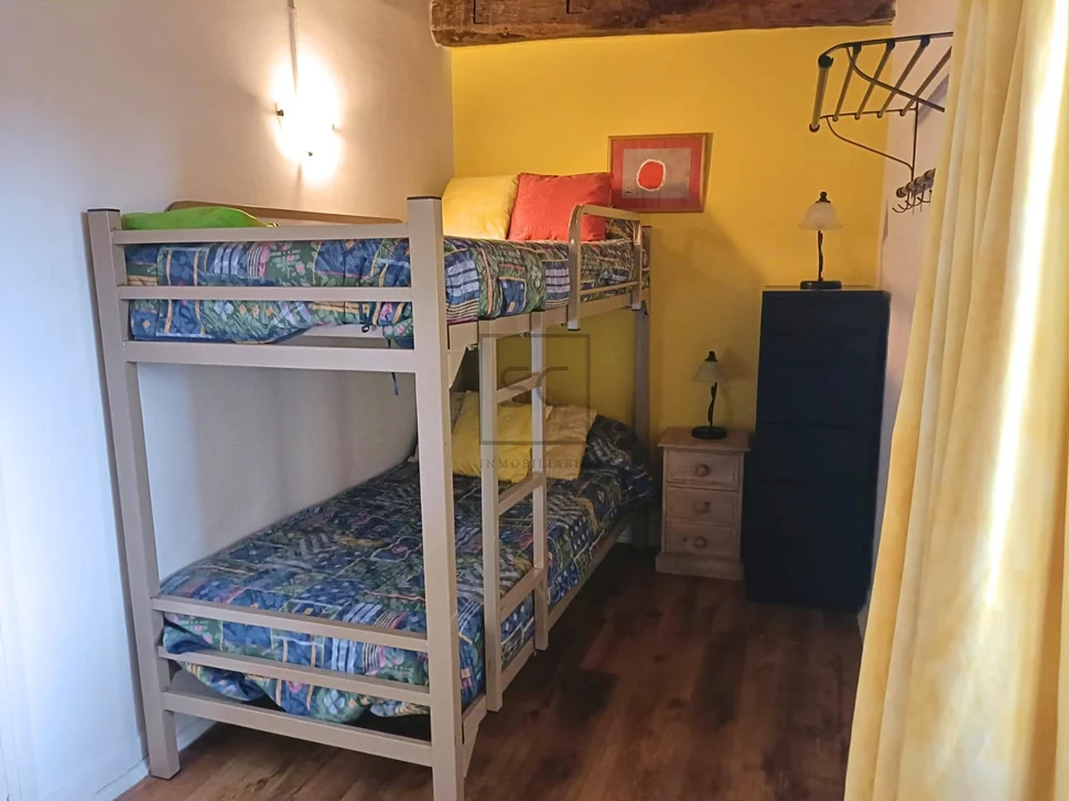 Casa adosada con 3 habitaciones en cedeira