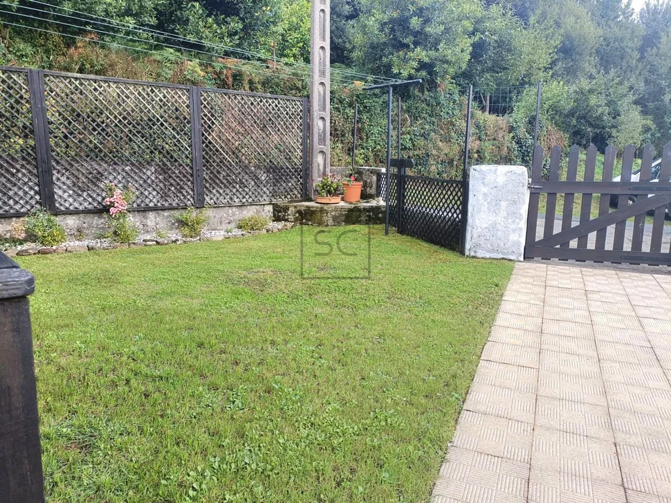 Casa adosada con 3 habitaciones en cedeira