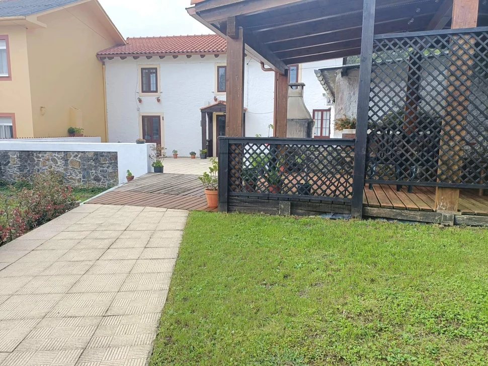 Casa adosada con 3 habitaciones en Cedeira