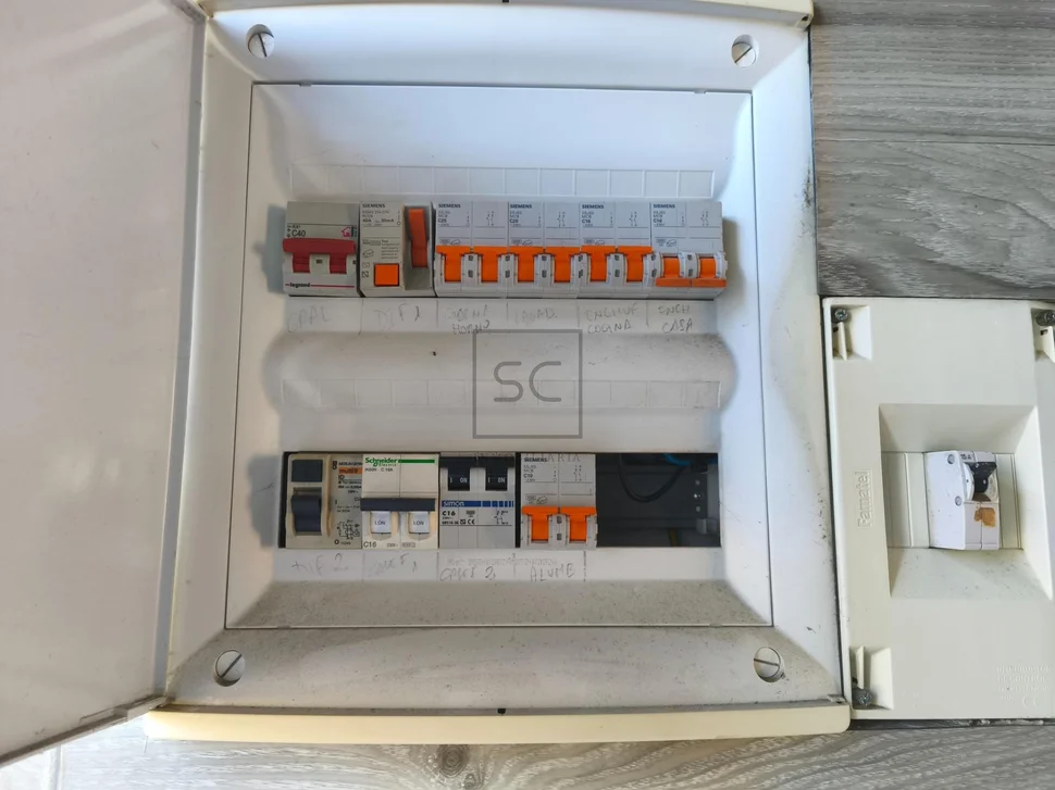 Dos viviendas independientes con finca en ferrol