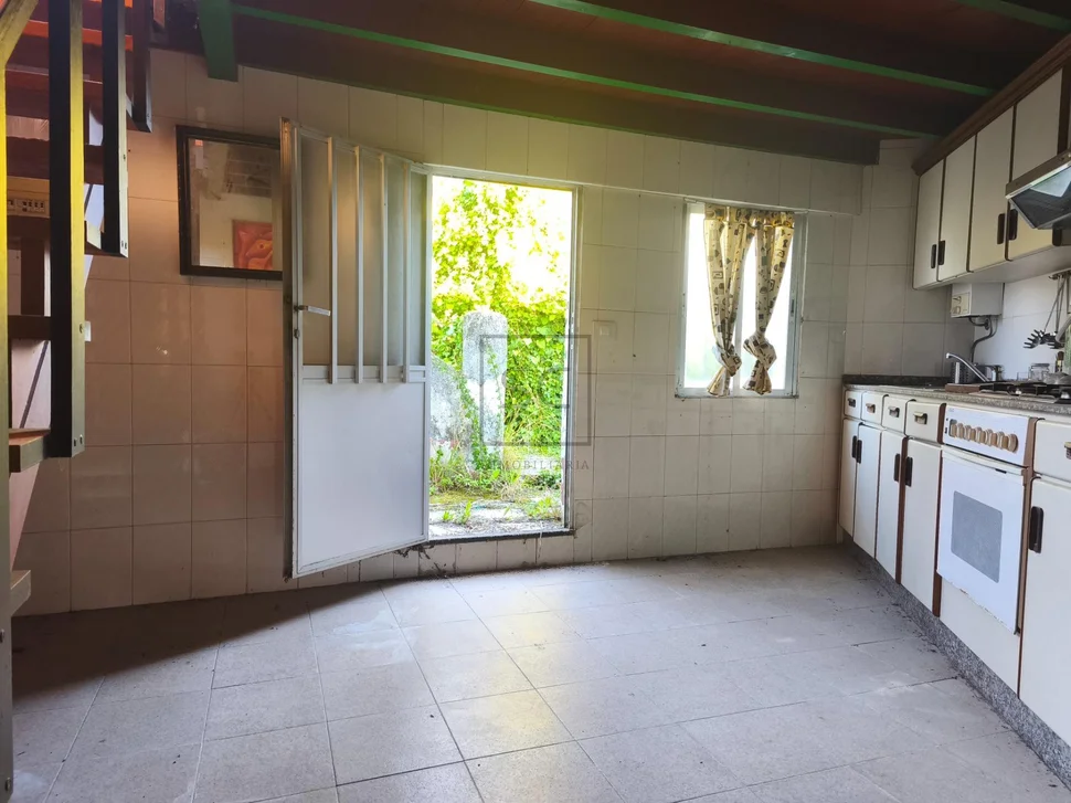 Dos viviendas independientes con finca en ferrol