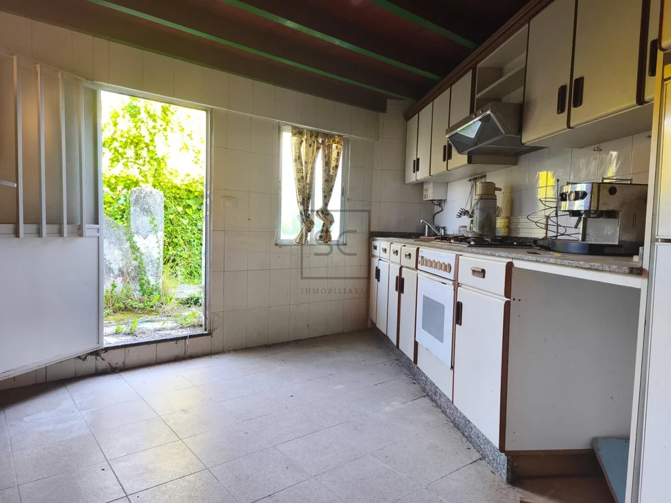 Dos viviendas independientes con finca en ferrol