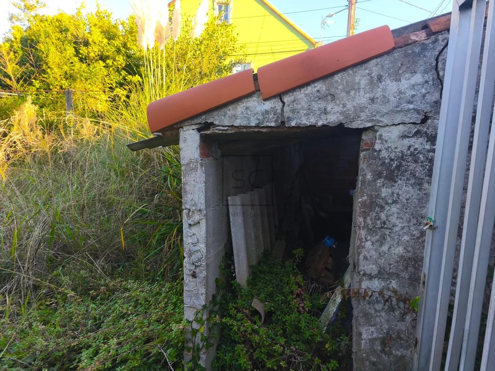 Dos viviendas independientes con finca en ferrol