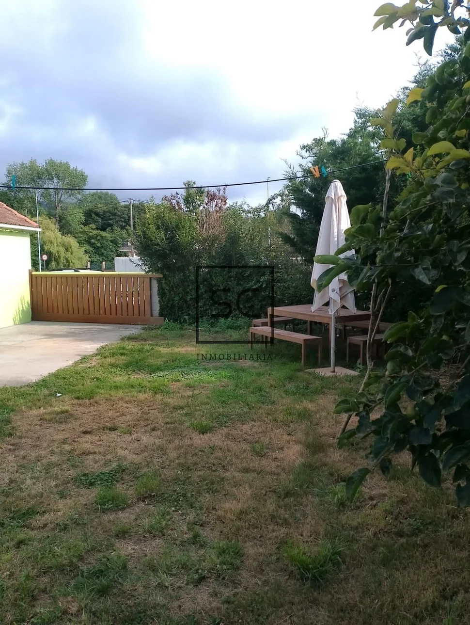Casa con finca en lago, valdoviño