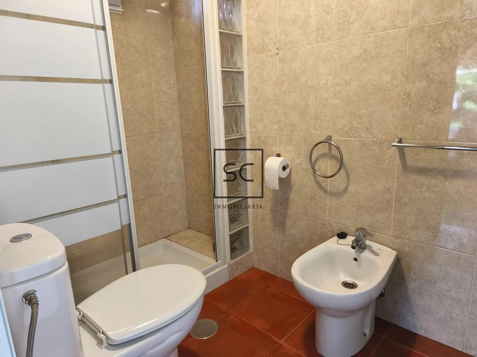 Casa con finca en lago, valdoviño