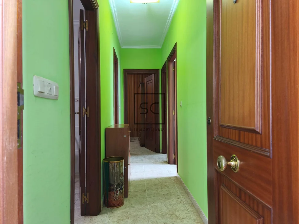 Bajo vivienda con terraza cubierta en catabois-ferrol