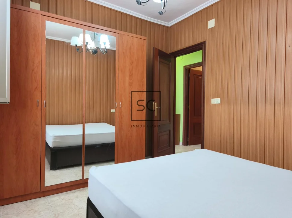 Bajo vivienda con terraza cubierta en catabois-ferrol