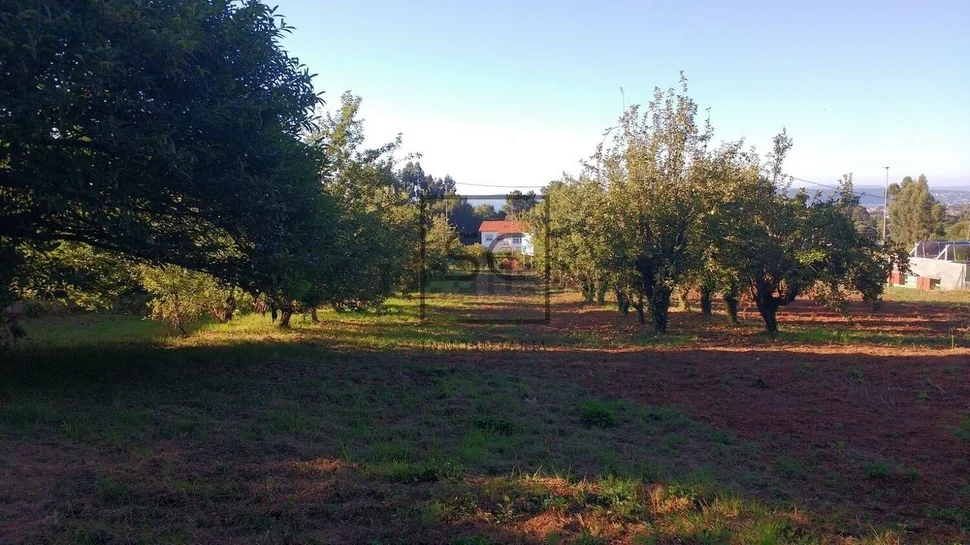 Finca urbana en franza-mugardos