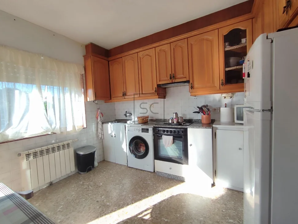 Voluminoso chalet en ares