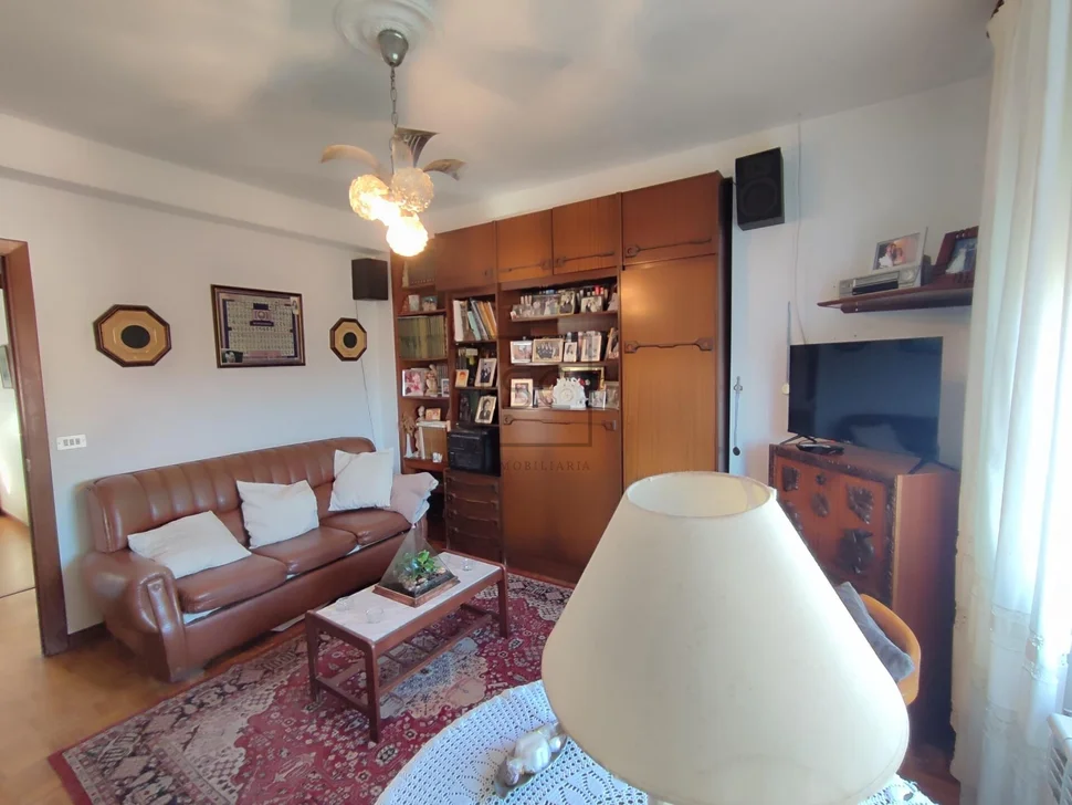 Voluminoso chalet en ares