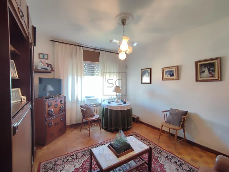 Voluminoso chalet en ares