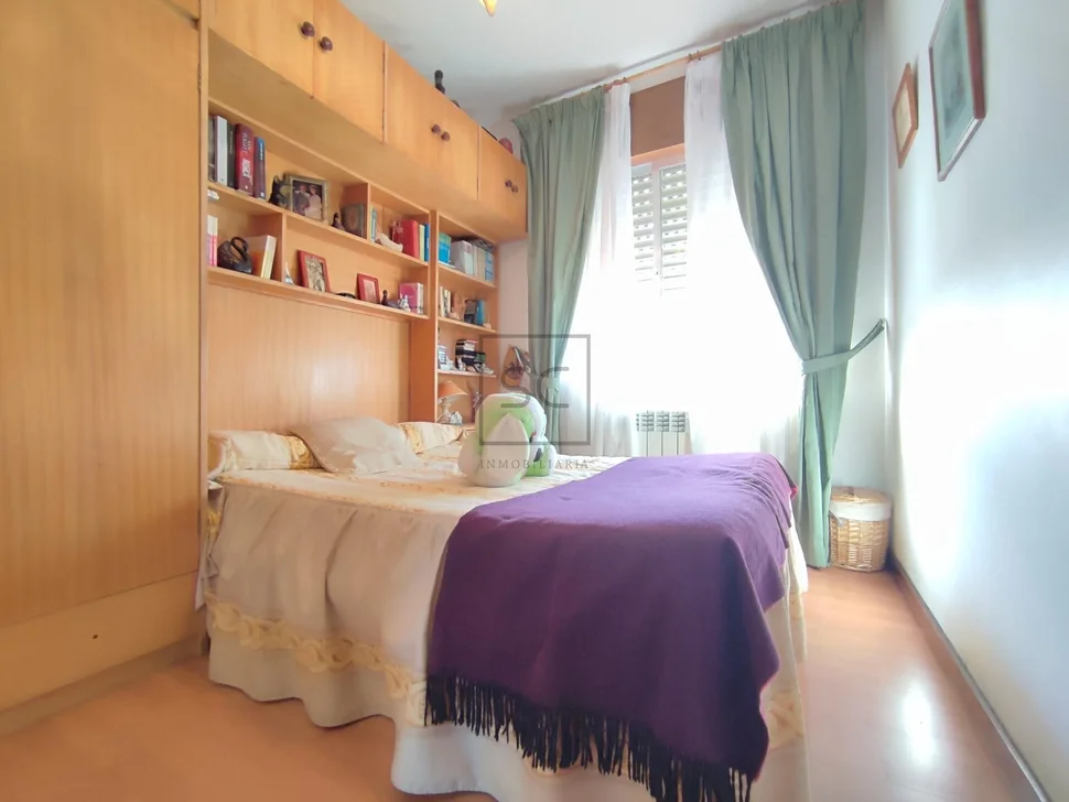 Voluminoso chalet en ares