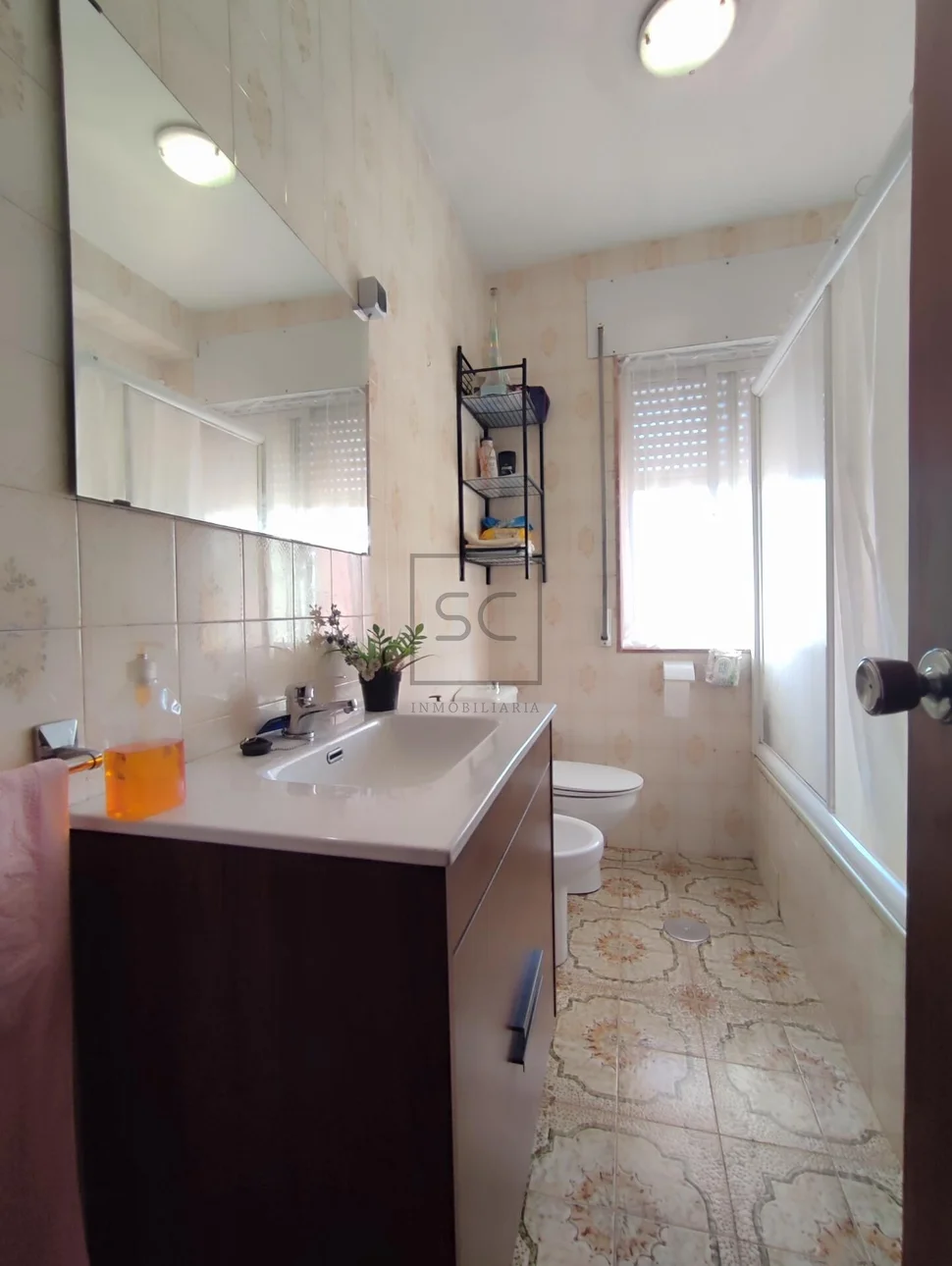 Voluminoso chalet en ares