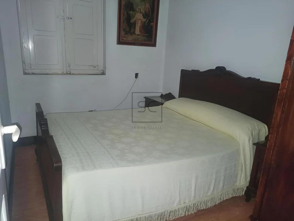 Casa con finca para rehabilitar en solar urbano