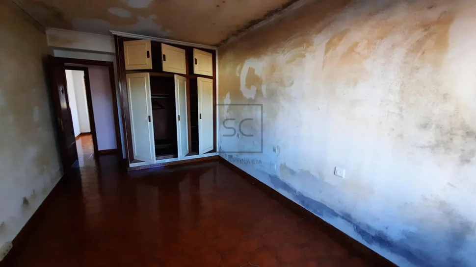 Amplia primera planta en piñeiros-naron