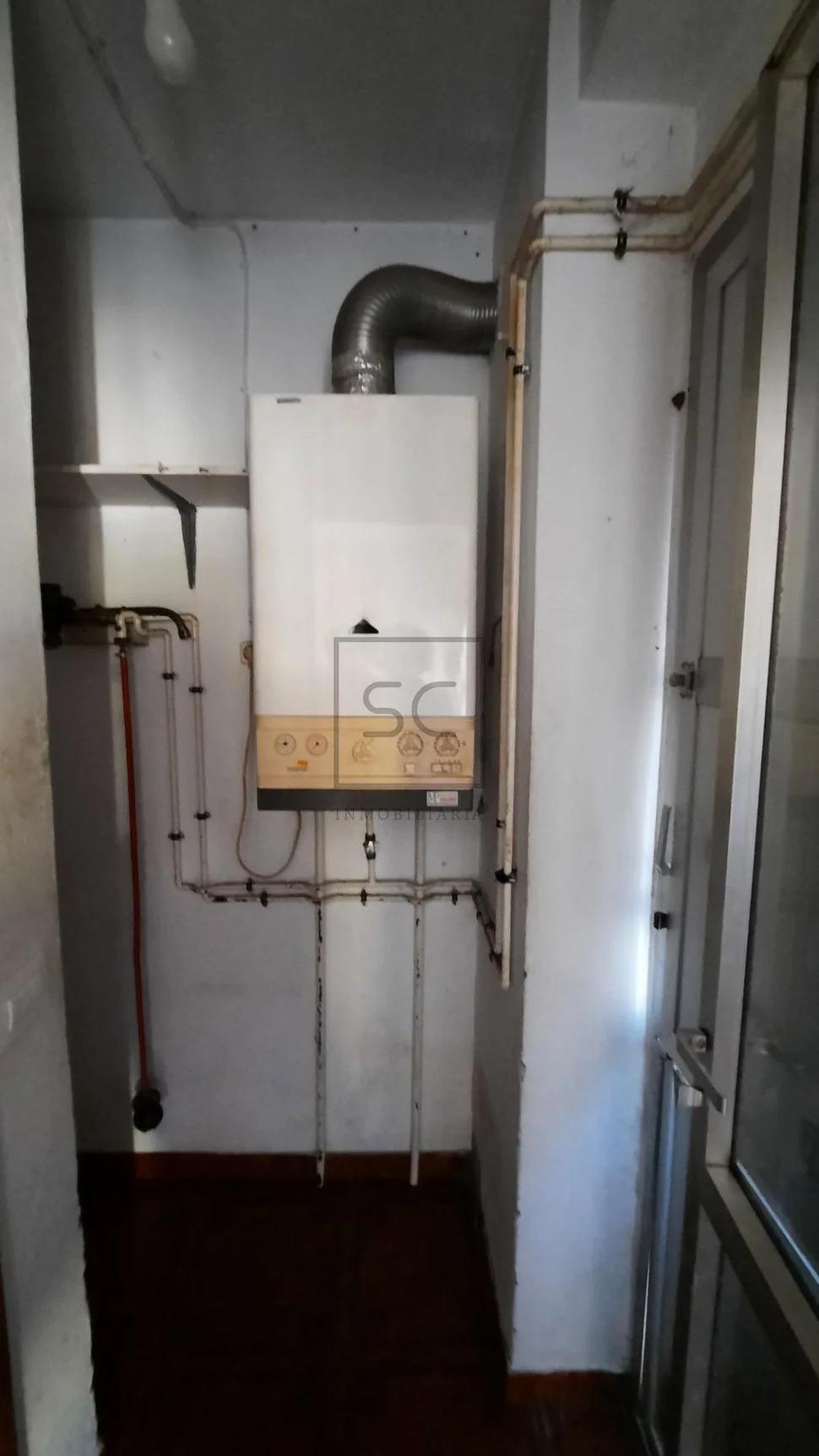 Amplia primera planta en piñeiros-naron