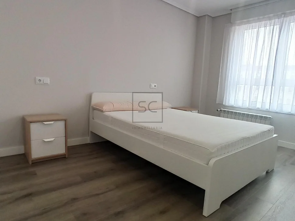 Luminoso piso con ascensor en el centro