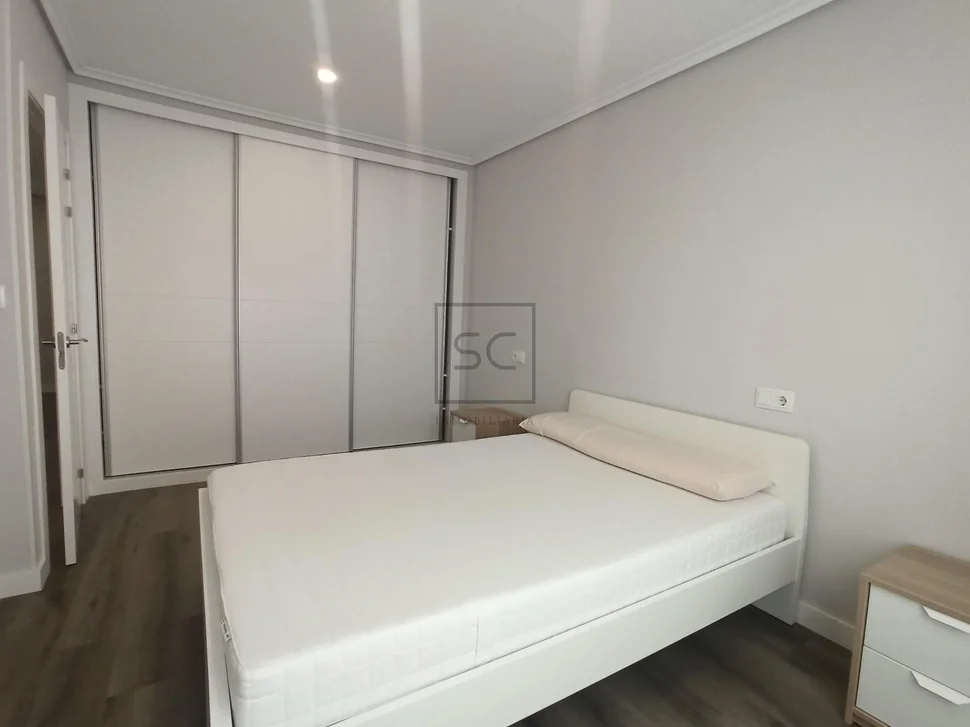 Luminoso piso con ascensor en el centro