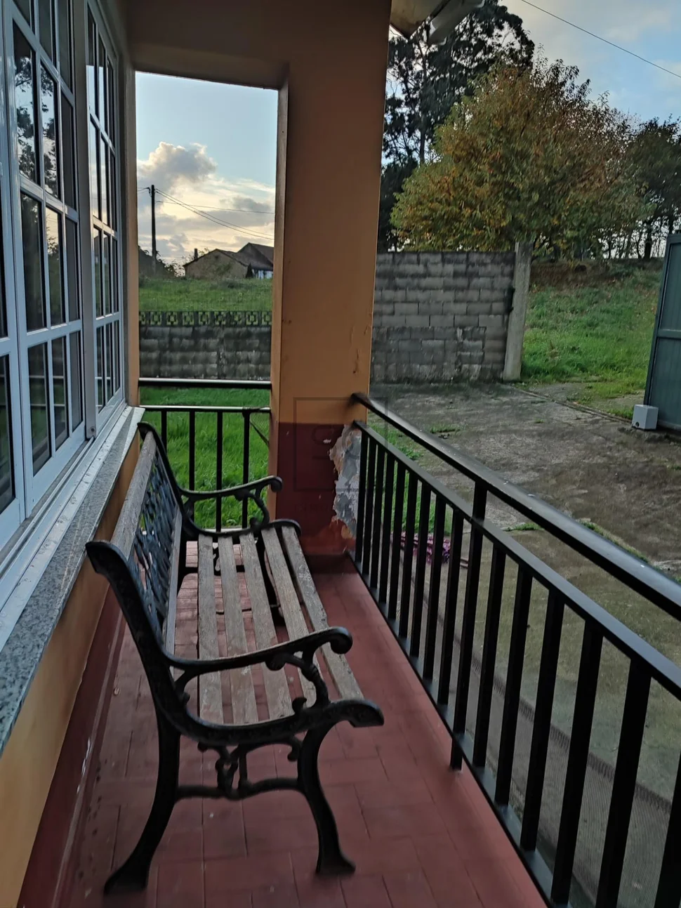 Planta baja con finca en la mourela neda