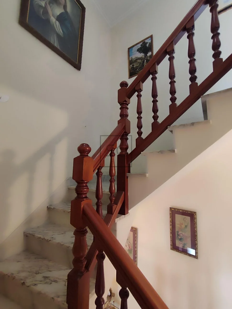 Casa adosada en el centro de Ares con terraza y vistas parciales al mar
