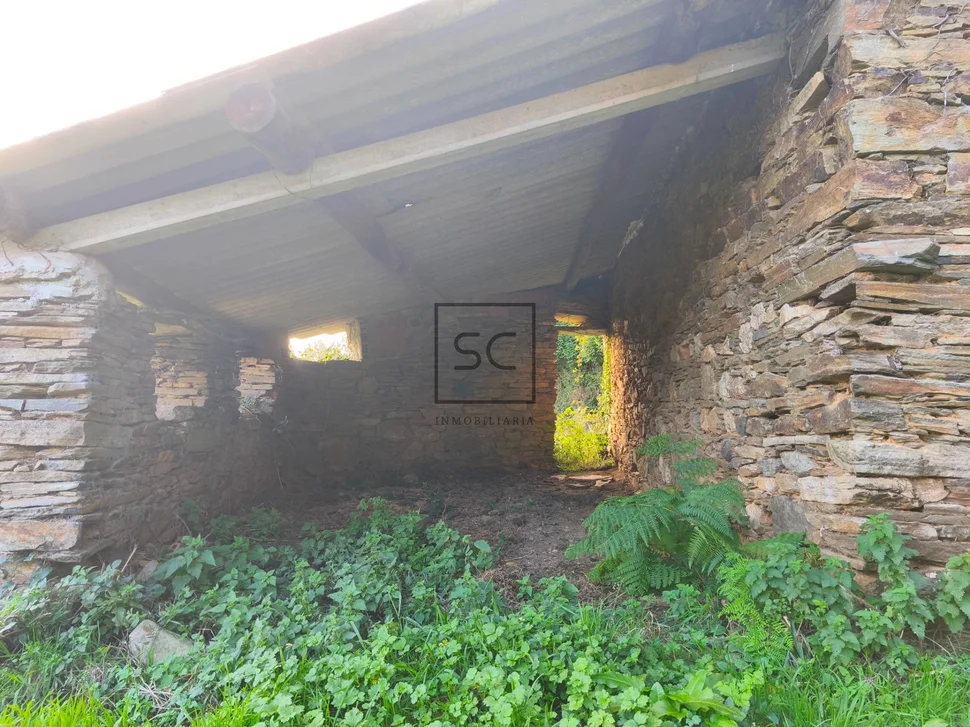 Casa de piedra en vilaboa, valdoviño